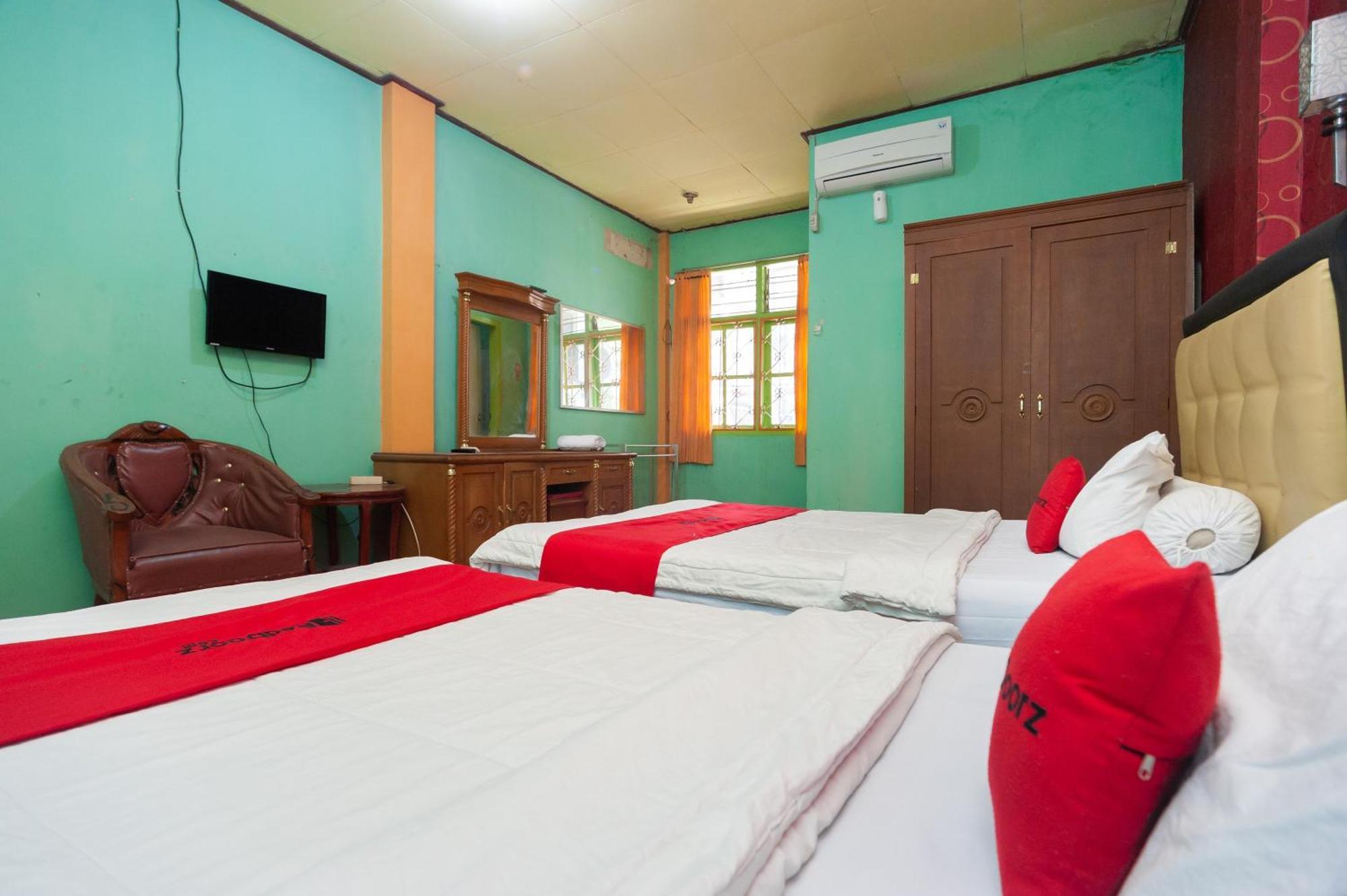 Reddoorz Syariah At Hotel Matahari 2 Jambi Exteriör bild